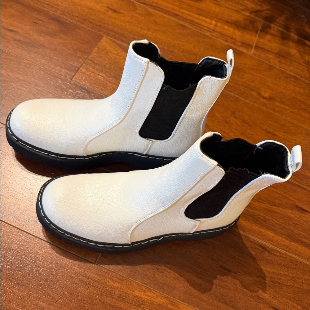 Women's White Chelsea Boots